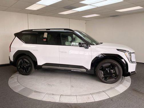GWP/BLKROOF 2026 Kia EV9 GT-Line