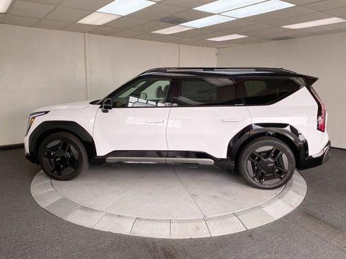 GWP/BLKROOF 2026 Kia EV9 GT-Line