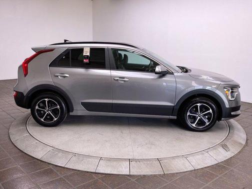 2025 Kia Niro Plug-In Hybrid EX