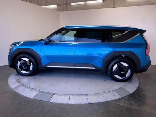 Ocean Blue 2026 Kia EV9 Wind