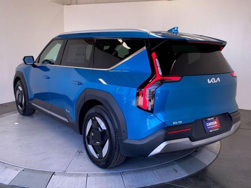 Ocean Blue 2026 Kia EV9 Wind
