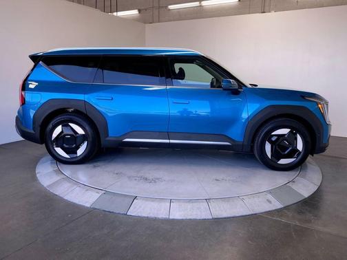 Ocean Blue 2026 Kia EV9 Wind