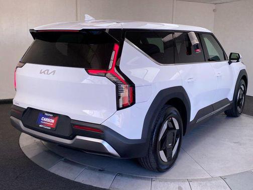 2026 Kia EV9 Light Long Range