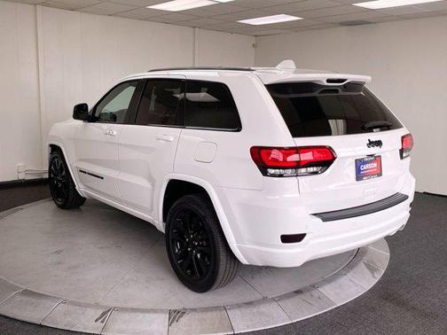 2022 Jeep Grand Cherokee Laredo