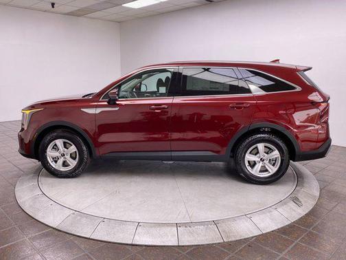 2025 Kia Sorento LX