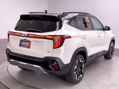 Clear White/Black Roof 2026 Kia Seltos SX