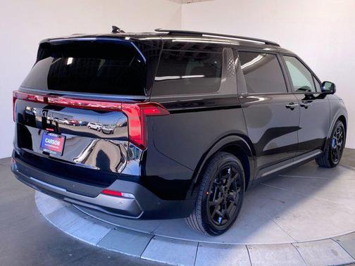 Aurora Black Pearl 2026 Kia Carnival SX