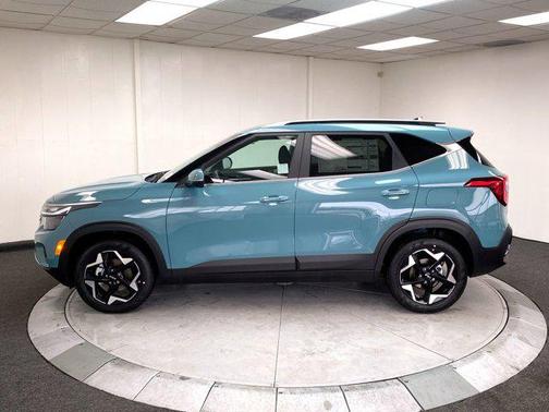 Pluton Blue 2026 Kia Seltos EX