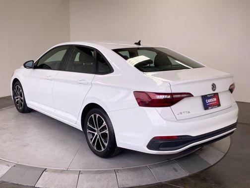 Pure White 2022 Volkswagen Jetta 1.5T Sport