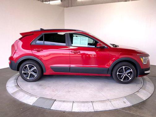 Runway Red 2025 Kia Niro EX