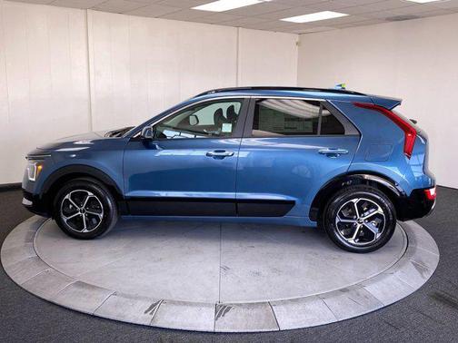 2025 Kia Niro SX