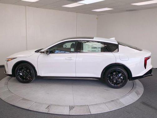 2025 Kia K4 GT-Line Turbo