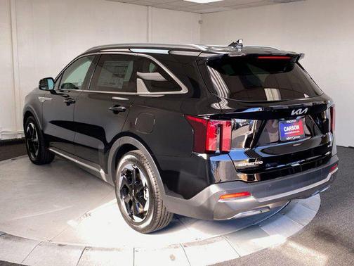 Aurora Black Pearl 2026 Kia Sorento Plug-In Hybrid EX