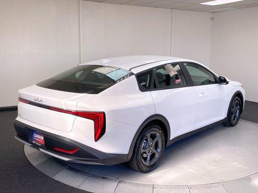 Snow White Pearl 2026 Kia K4 LXS