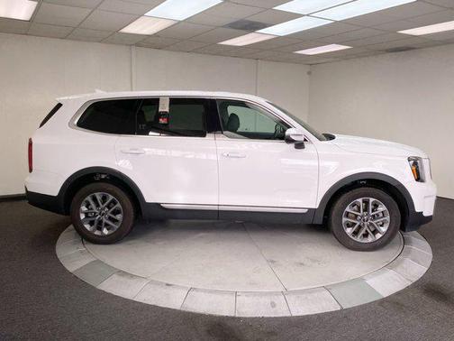 2025 Kia Telluride LX