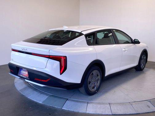 Snow White Pearl 2026 Kia K4 LX
