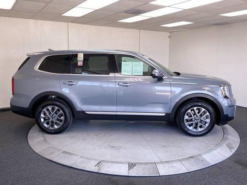2024 Kia Telluride LX