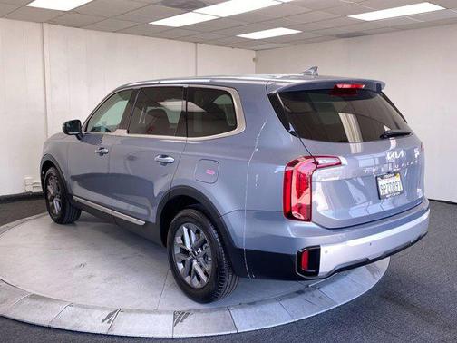 2024 Kia Telluride LX