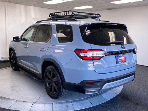 2023 Honda Pilot Touring 8-Passenger