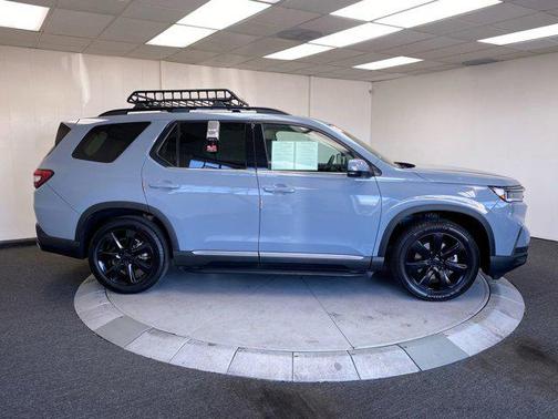 2023 Honda Pilot Touring 8-Passenger