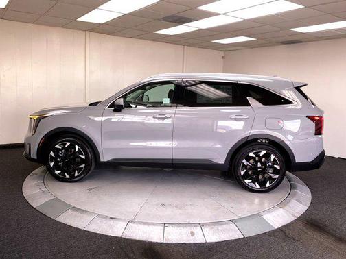 Wolf Gray 2026 Kia Sorento SX