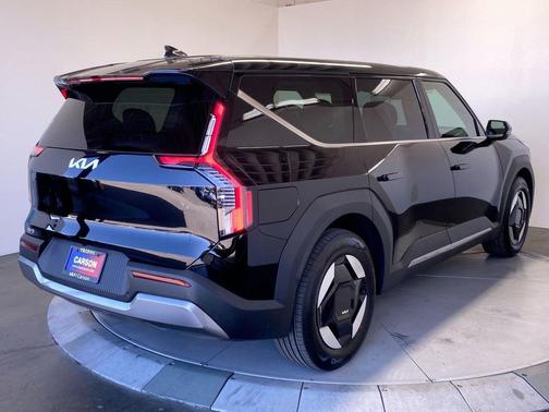 Ebony Black 2026 Kia EV9 Light Long Range