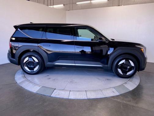 Ebony Black 2026 Kia EV9 Light Long Range