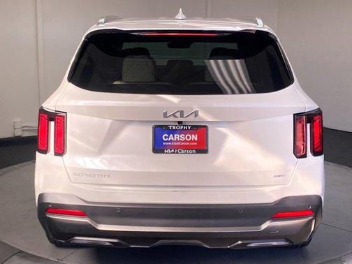 Snow White Pearl 2026 Kia Sorento Hybrid EX