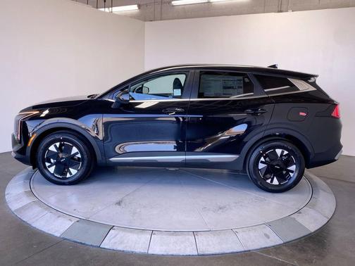 Fusion Black 2026 Kia Sportage Hybrid LX