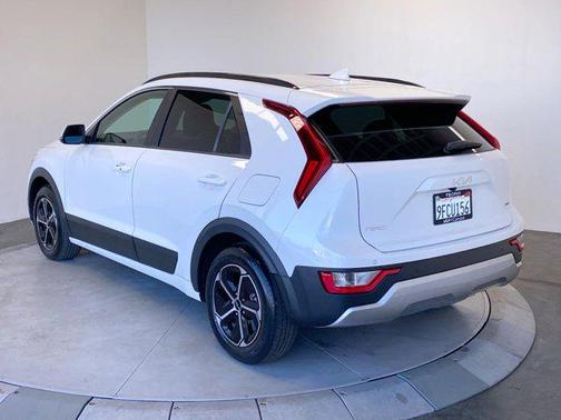 2023 Kia Niro EX