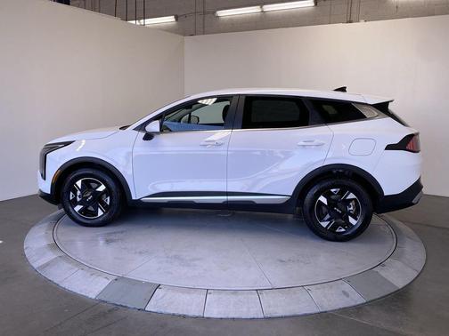 Glacial White Pearl 2026 Kia Sportage LX