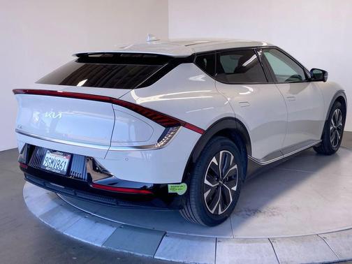 Glacier 2022 Kia EV6 Wind