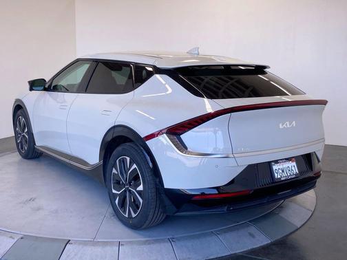 Glacier 2022 Kia EV6 Wind