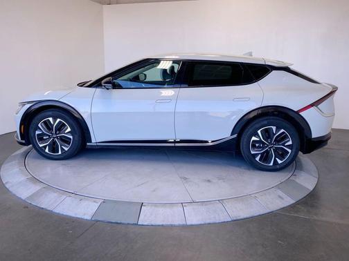 Glacier 2022 Kia EV6 Wind