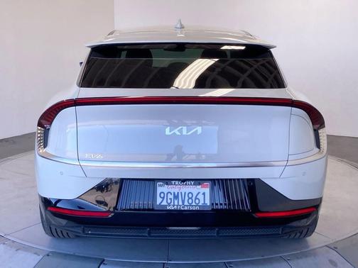 Glacier 2022 Kia EV6 Wind