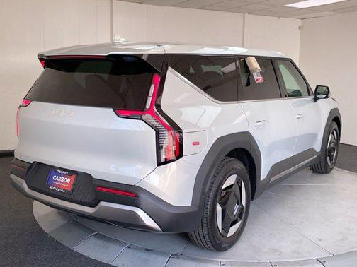 2026 Kia EV9 Light Long Range