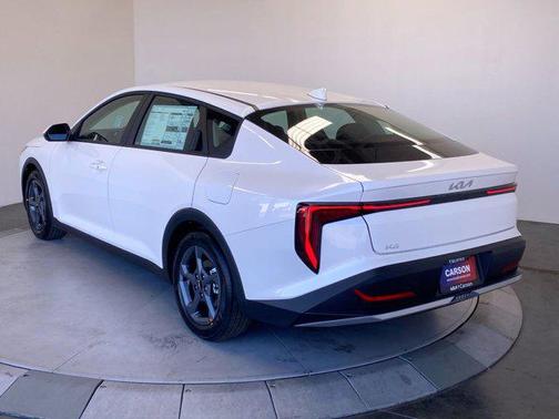 Snow White Pearl 2026 Kia K4 LXS