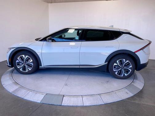 Glacier 2024 Kia EV6 Light Long Range