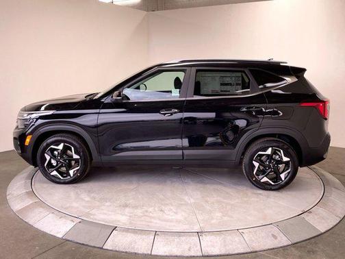 Fusion Black 2026 Kia Seltos EX