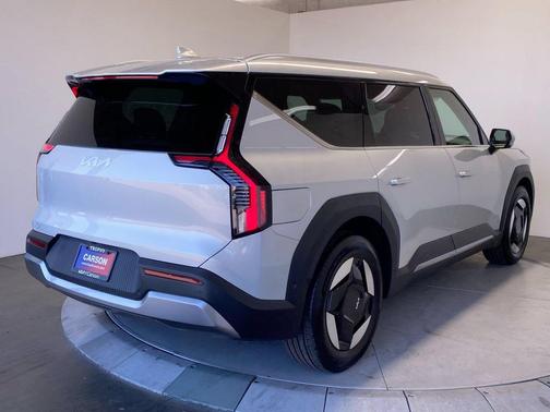 Ivory Silver 2026 Kia EV9 Wind