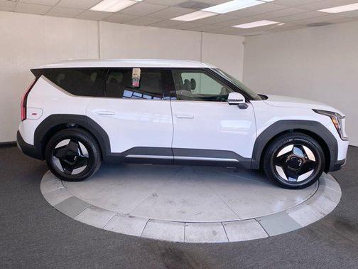2026 Kia EV9 Wind