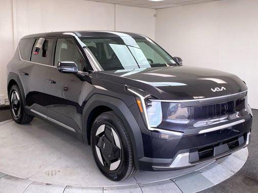 2026 Kia EV9 Light Long Range