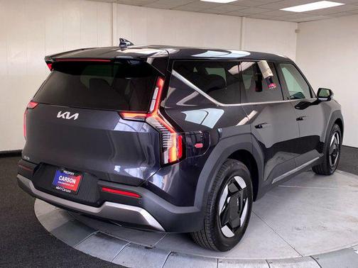 2026 Kia EV9 Light Long Range