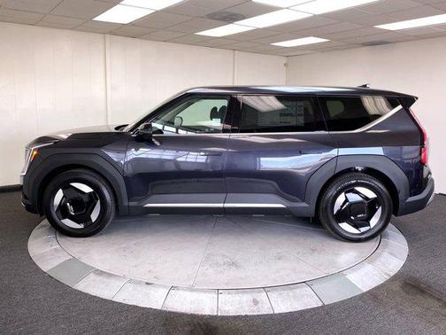 2026 Kia EV9 Light Long Range