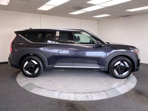 2026 Kia EV9 Light Long Range