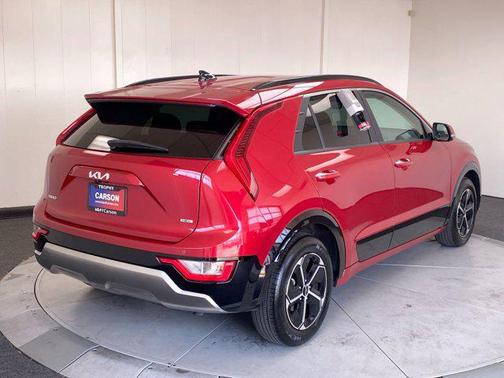 2023 Kia Niro SX