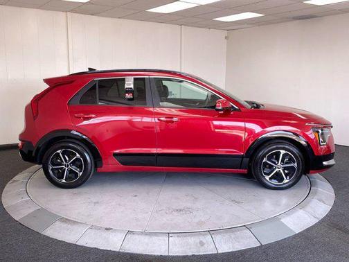 2023 Kia Niro SX