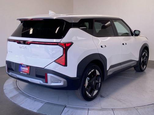 Snow White Pearl 2027 Kia Seltos S