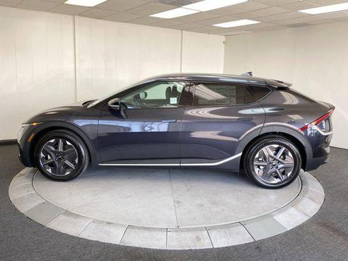 2025 Kia EV6 Light