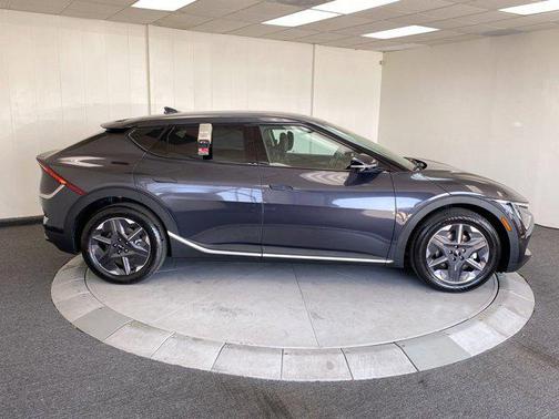2025 Kia EV6 Light